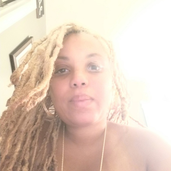 Meet your Posher, Sybil - Picture 1 of 1